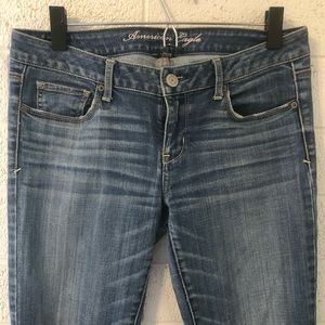 American Eagle low waisted jeans